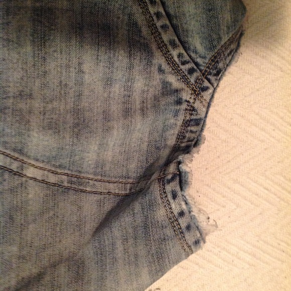 🐾Jeans vest🐾 - Picture 3 of 4